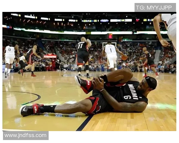 专家分析詹姆斯伤势恢复期为三到四周表明情况并不严重 专家分析詹姆斯伤势恢复期为三到四周表明情况并不严重