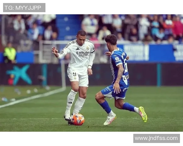 姆巴佩抵达皇马基地进行检查能否出战阿拉维斯成焦点