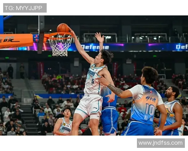 只管打球好看三球表现抢眼却三分失准成比赛遗憾