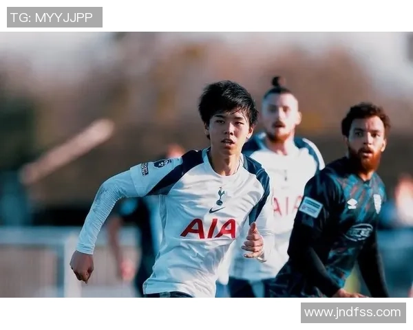 德媒报道热刺年轻中卫高井幸大租借门兴含买断条款