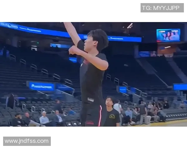 约基奇调侃杨瀚森对位表现不佳愿意签名鼓励他继续努力