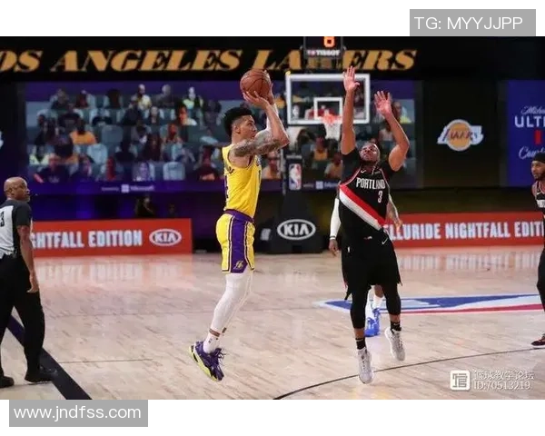 三冠王丹尼格林宣布退役回顾三队三冠的辉煌历程 三冠王丹尼格林宣布退役回顾三队三冠的辉煌历程