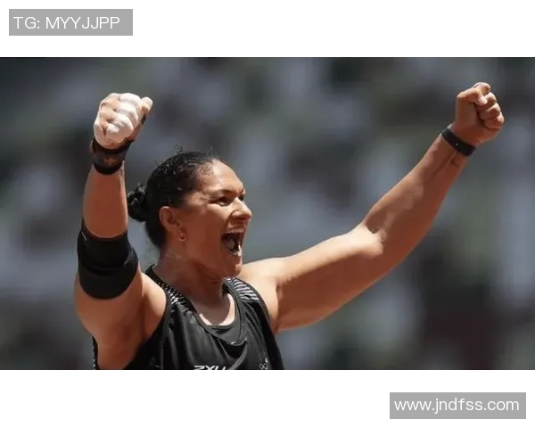 司机送祝福展风度亚当斯受伤令火箭球迷心如死灰 司机送祝福展风度亚当斯受伤令火箭球迷心如死灰