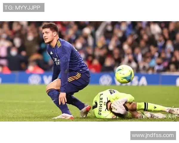 约维奇半场表现惊艳15分钟内斩获11分3板3助助球队领先 约维奇半场表现惊艳15分钟内斩获11分3板3助助球队领先