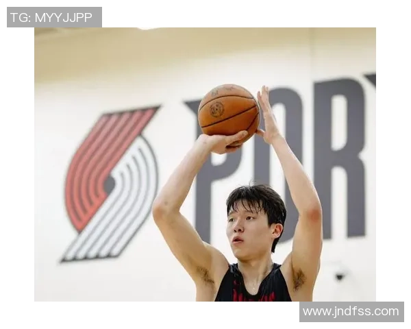 开拓者训练照曝光杨瀚森现身出战与否仍待确认 开拓者训练照曝光杨瀚森现身出战与否仍待确认