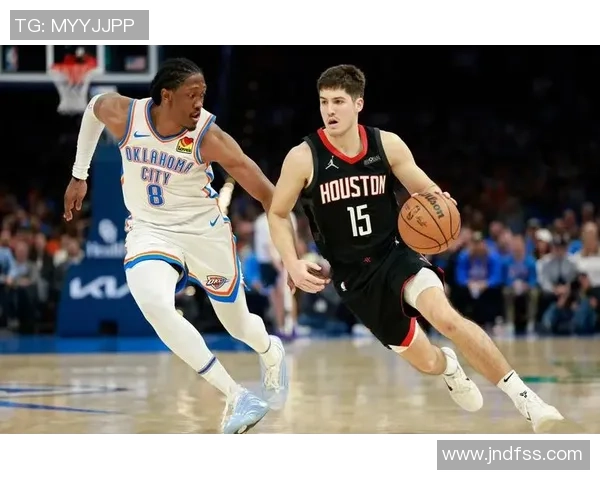 火箭队展现强大防守实力谢泼德自信优雅将成球队新星 火箭队展现强大防守实力谢泼德自信优雅将成球队新星